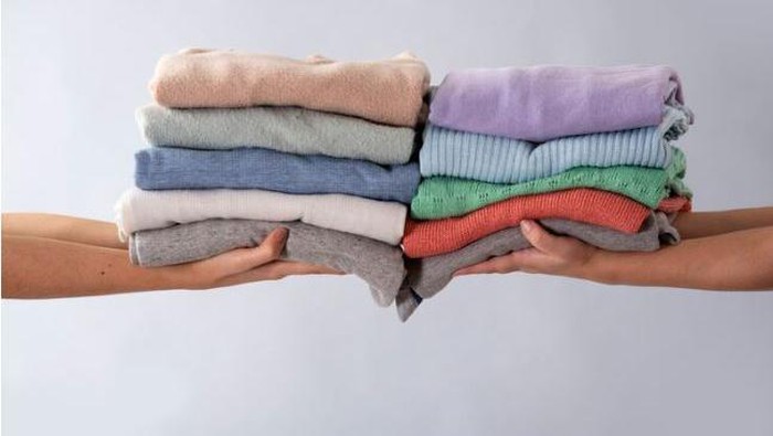 4 Jenis Pakaian yang Perlu Disimpan dengan Cara Dilipat, Agar Tidak Mudah Rusak!