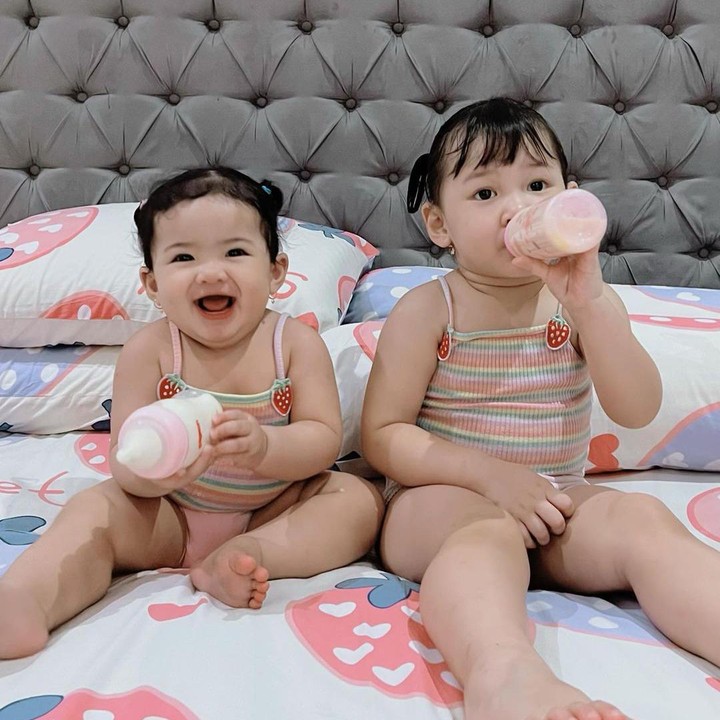 <p>Penyanyi cantik Nella Kharisma menikah dengan Dory Harsa di tahun 2020. Kebahagiaan keduanya semakin lengkap dengan kehadiran dua orang anak perempuan. (Foto: Instagram: @nellakharisma)</p>