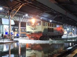 KA Pandalungan Tujuan Jember Terlambat 6 Jam Imbas Banjir Semarang
