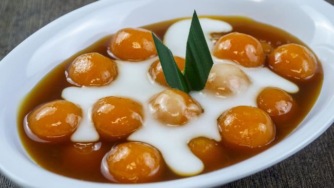 Kolak memiliki sejarah panjang dalam kuliner Indonesia, khususnya dalam hal penyebaran agama Islam.