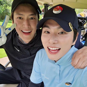 Lee Yi Kyung Pamer Foto Liburan Bareng Cast 'Marry My Husband' ke Vietnam