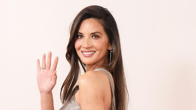 Olivia Munn Bertahan Melawan Kanker Payudara dengan Tindakan Operasi Radikal