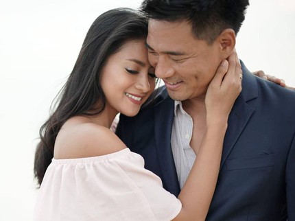 Terpopuler: Potret Rini Yulianti dan Suami Korea