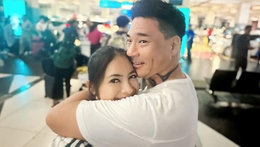 img-title Rayakan Ultah ke-50, Visual Suami Rini Yulianti Disorot bak Oppa Korea