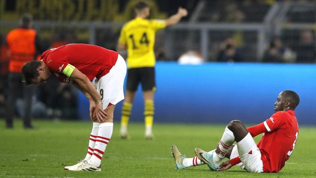 Sebanyak delapan tim dipastikan tersingkir dari Liga Champions usai gagal bersaing di babak 16 besar. Berikut delapan tim yang tersingkir dari Liga Champions.