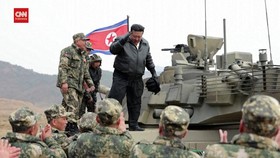 VIDEO: Momen Kim Jong-un Kendarai Tank saat Inspeksi Militer Korut