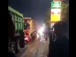 Truk Tambang Blokade Jalan di Parung Panjang, Lalin Sempat Macet Total