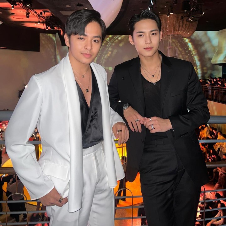 <p>Netizen langsung membanjiri unggahan mereka saat melihat Angga dan Shenina berpose bersama Mingyu, nih. "Ya Allah bingung mau pilih yang mana???" komentar akun @hndr**** "Kanan kiri oke semua lagi," akun @luzzi*** menimpali. (Foto: Instagram @angga)</p>