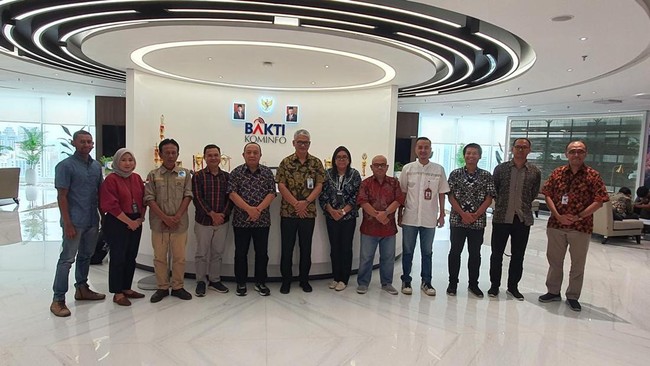 BAKTI Komino berencana menggandeng operator seluler untuk meningkatkan bandwidth BTS seperti yang diajukan Pemkab Seluma.