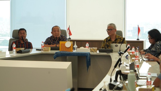 Selain itu, Pemkab Seluma juga mengajukan peningkatan bandwidth untuk Base Transceiver Station (BTS) yang sudah dibangun BAKTI.