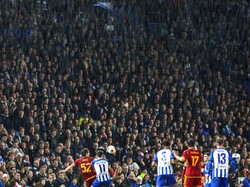Brighton Vs AS Roma, Ledekan Ratu Elizabeth Dibalas Pizza Toping Nanas