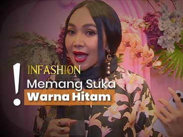 img-title Busana Dress Hitam dengan Motif Bunga, Dewi Gita Pancarkan Aura Fierce