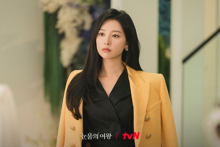 7 Gaya Memukau Kim Ji Won Anak Konglomerat di Queen of Tears