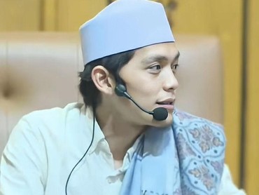 Suka Pamer Harta, Ini Kejanggalan Mobil Mewah Gus Iqdam dan Ustaz Solmed
