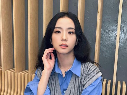 5 Ide Gaya Kasual Stylish Jisoo BLACKPINK, Inspirasi Bukber Cantik Bun!