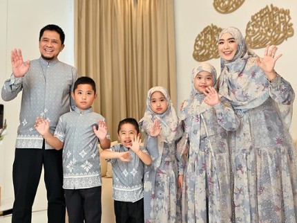 Alasan Oki Setiana Dewi Pilih Sekolahkan Kedua Putrinya di Mesir