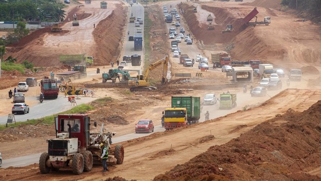 Kementerian Pekerjaan Umum (PU) memastikan tidak ada proyek infrastruktur khususnya jalan tol yang sudah berjalan pembangunannya akan disetop.