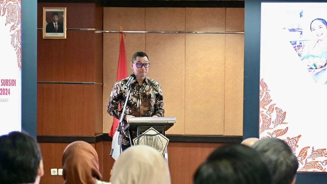 Dirut PLN Darmawan Prasodjo memastikan, tahun ini akses energi listrik yang terjangkau untuk masyarakat dan pelaku usaha kecil akan tetap tersedia.