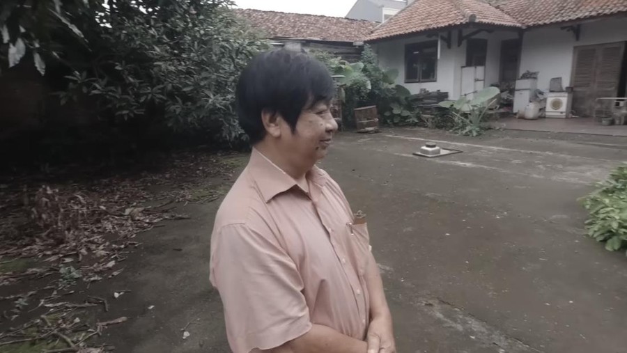 Rumah mewah Pak Usman yang terbengkalai