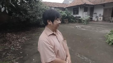 img-title Keberadaan Istri Pak Usman Eks Miliarder yang Tinggal Sendiri di Rumah Terbengkalai
