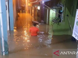 Permukiman Warga Kebon Pala Jaktim Terendam Banjir hingga 1 Meter