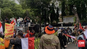 Eks Danjen Kopassus Soenarko Terjun Demo Desak KPU Setop Rekapitulasi
