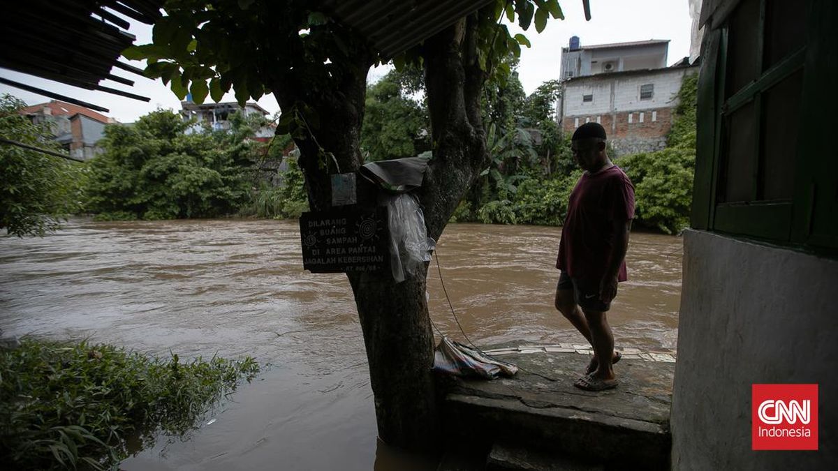 Pemerintah Target Normalisasi Ciliwung 17,1 Km Rampung Tahun 2026