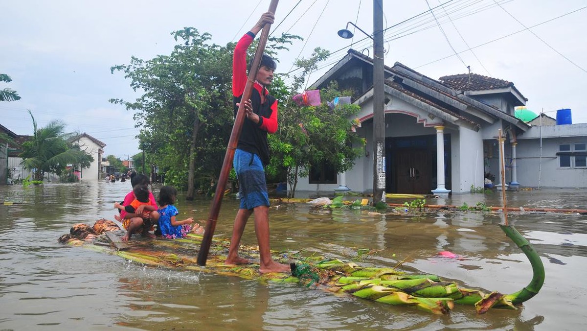 FOTO: Penampakan Banjir Meluas di Kudus Jawa Tengah