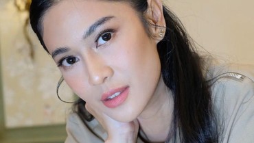Kenang Ajaran Ayah yang Peluk Agama Buddha, Dian Sastro: Dia Mengajari Saya...