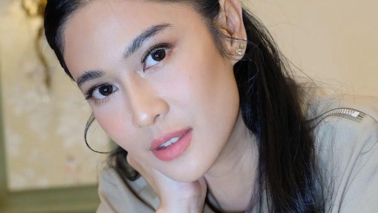 Dian Sastro