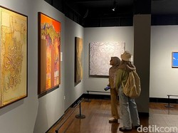 Ngabuburit Sembari Nikmati Keindahan Deretan Lukisan Religi di Braga