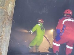 Kebakaran Hanguskan Rumah Panggung di Banta-bantaeng Makassar