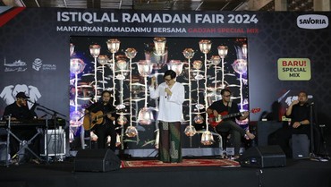 img-title Penampilan Armand Maulana Hibur Jemaah Masjid Istiqlal Berbuka Puasa