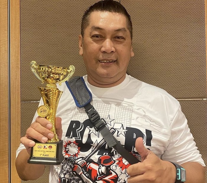 Donny Kesuma Hobi Makan Bareng Anak dan Keluarga, Ini Potretnya!