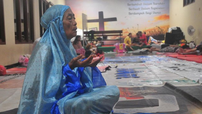 FOTO: Ribuan Warga Kudus Mengungsi Akibat Banjir