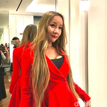 Gagal Besuk Nikita Mirzani di Penjara, Ini Kado Mewah yang Dibawa Lucinta Luna