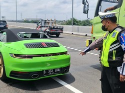 Harga dan Spesifikasi Porsche yang Tabrak Livina di Jalan Tol