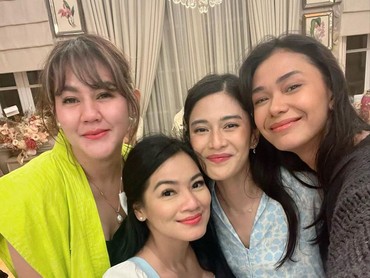 img-title Titi Kamal Bongkar Sifat Asli Pemain 'AADC', Ada yang Karakternya Tertukar!