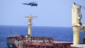 FOTO: AL India Bebaskan Kapal MV Ruen yang Dibajak Perompak Somalia