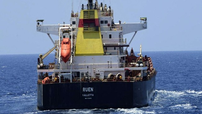 FOTO: AL India Bebaskan Kapal MV Ruen yang Dibajak Perompak Somalia