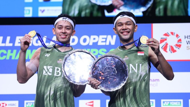Tim badminton Indonesia sukses meraih dua gelar juara dan satu runner up di All England 2024, Minggu (17/3).