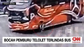 VIDEO: Bocah Pemburu Telolet Terlindas Bus