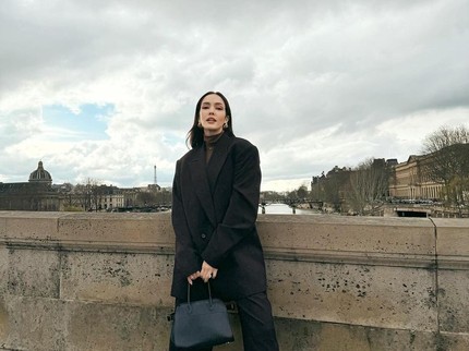 Jarang Terlihat, Ini 5 Potret Terbaru Cathy Sharon Liburan di Prancis