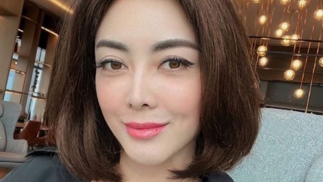 Dhena Devanka Akui Ada Trauma Usai Bercerai dari Jonathan Frizzi