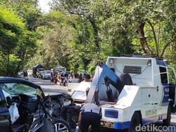 Adu Banteng Yaris Vs Avanza di Hutan Bunder Diduga gegara Sopir Ngantuk