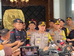 Kabaharkam Cek Pengamanan di Gedung KPU: Situasi Kondusif-Aman