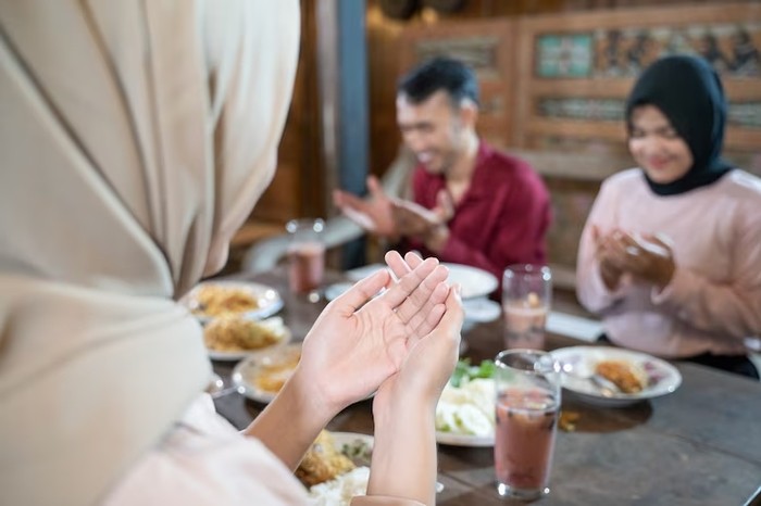 3 Trik Menjaga Keuangan selama Ramadan, Jangan Asal Bukber!