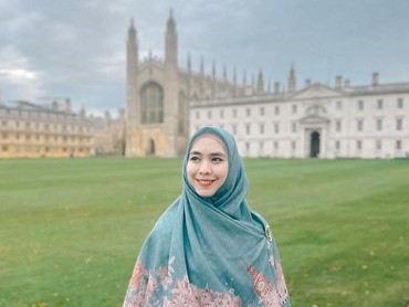 Terkenal Usai Bintangi Sinetron di Mesir, Begini Reaksi Oki Setiana Dewi Dimintai Foto bareng Orang Arab
