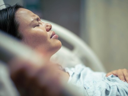Penyebab Pembuluh Darah Mata Pecah saat Mengejan, Apakah karena Mata Minus?