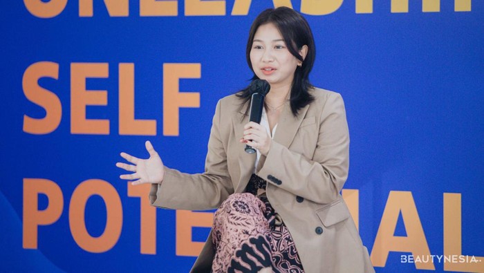 Penulis buku dan public speaker Meisya Sallwa